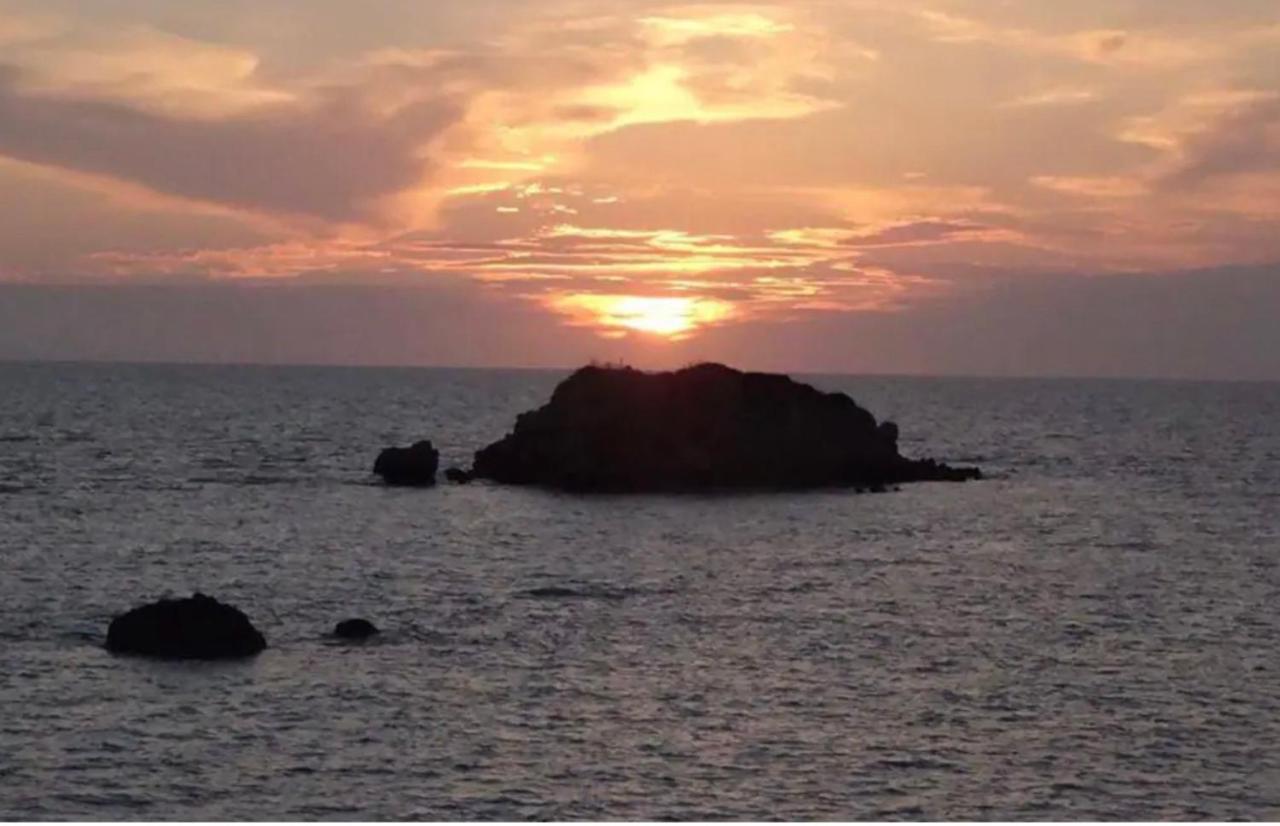 Stefanias Prasoudi Beach Ágios Matthaíos Kültér fotó